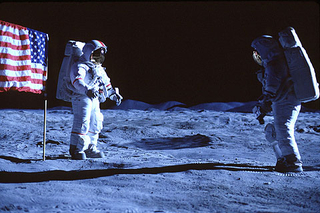 Illustration for article titled Avión Caravionzalez - Episodio II. "From the Earth to the Moon"